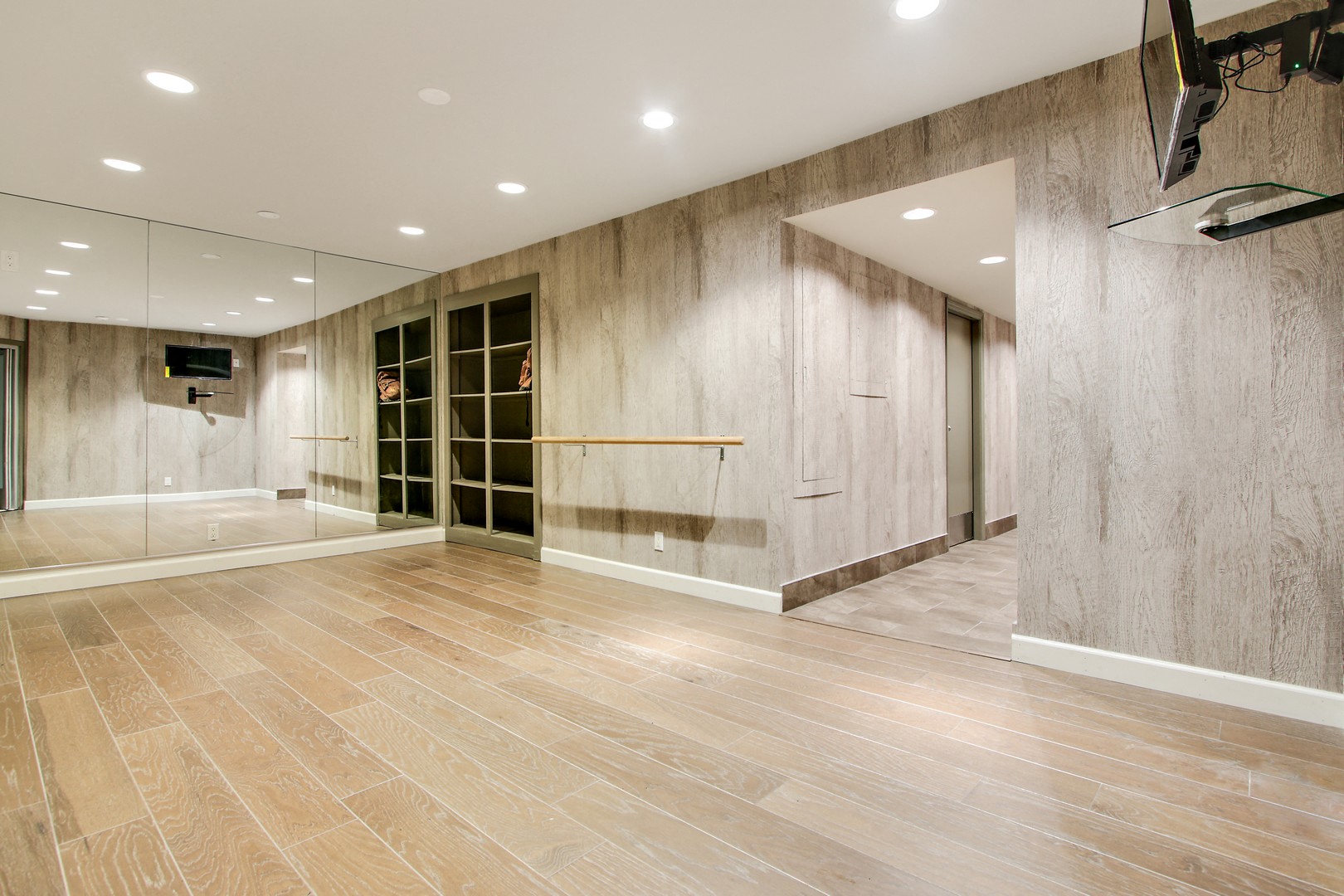 Woodcliff Apartments 1